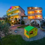 Pansion Gaspar Oda ve Kahvaltı