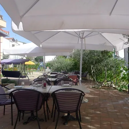 Pansion Gaspar Oda ve Kahvaltı