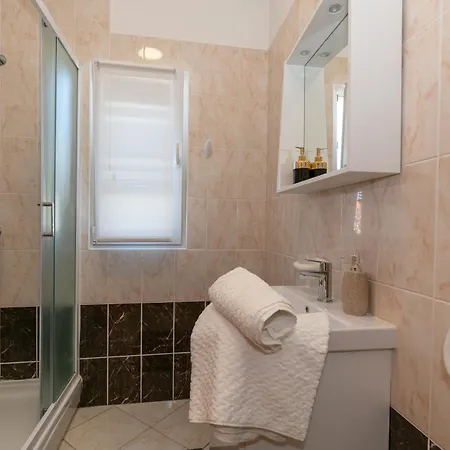 Pansion Gaspar فندق مبيت وإفطار 3*