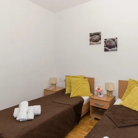 فندق مبيت وإفطار Pansion Gaspar